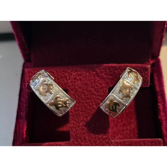 925 Sterling Silver Sea Turtle Motif Half Hoop Earrings - Picture 1 of 9